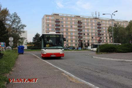 26.08.2017 - Hradec Králové, Moravské Předm.: autobus Citelis 12M č. 170 přijíždí k odjezdovému stanovišti konečné Pod Strání © PhDr. Zbyněk Zlinský