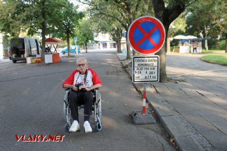 26.08.2017 - Hradec Králové, Smetanovo nábř.: beze slov © Karel Furiš