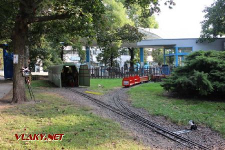 26.08.2017 - Hradec Králové, Smetanovo nábř.: remíza Dětské železnice © PhDr. Zbyněk Zlinský