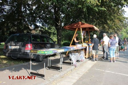 26.08.2017 - Hradec Králové, Smetanovo nábř.: stánek společnosti Merkur Toys letos zklamal, vláčky neukázal © PhDr. Zbyněk Zlinský