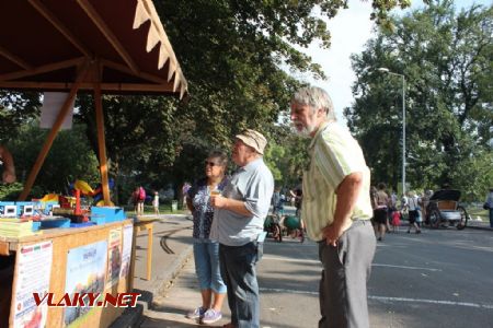 26.08.2017 - Hradec Králové, Smetanovo nábř.: Ing. Jaromír Kříž u stánku své firmy Merkur Toys © PhDr. Zbyněk Zlinský