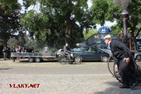 26.08.2017 - Hradec Králové, Smetanovo nábř.: repliku parního automobilu Baffrey ... © PhDr. Zbyněk Zlinský