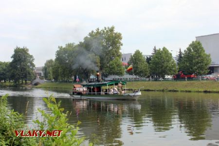 26.08.2017 - Hradec Králové, Smetanovo nábř.: parník ''Královna Eliška'' © PhDr. Zbyněk Zlinský