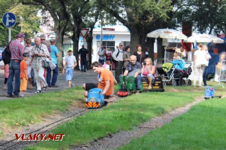 26.08.2017 - Hradec Králové, Smetanovo nábř.: ''prasátko'' je malé, ale šikovné © PhDr. Zbyněk Zlinský