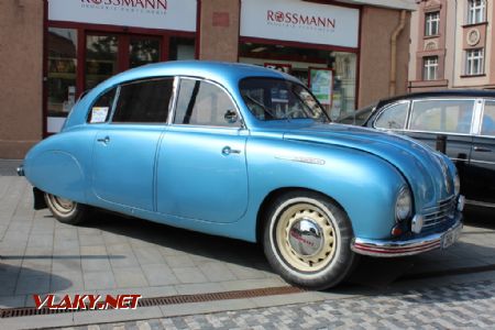 26.08.2017 - Hradec Králové, Masarykovo nám.: Tatra 600 neboli Tatraplan © PhDr. Zbyněk Zlinský