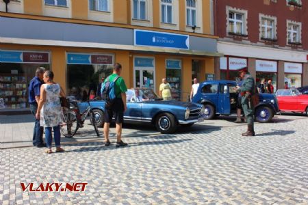 26.08.2017 - Hradec Králové, Masarykovo nám.: kabriolet Mercedes © PhDr. Zbyněk Zlinský