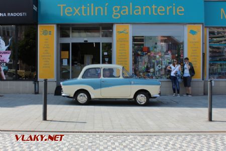 26.08.2017 - Hradec Králové, Masarykovo nám.: německý automobil Glas Isar © PhDr. Zbyněk Zlinský