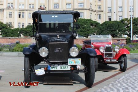 26.08.2017 - Hradec Králové, Masarykovo nám.: Ford T Touring z roku 1917 © PhDr. Zbyněk Zlinský