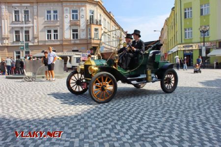 26.08.2017 - Hradec Králové, Masarykovo nám.: Ford T z roku 1911 © PhDr. Zbyněk Zlinský