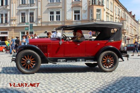 26.08.2017 - Hradec Králové, Masarykovo nám.: Morris Oxford ''flatnose'' © PhDr. Zbyněk Zlinský