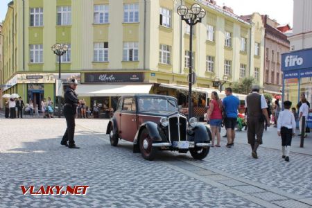 26.08.2017 - Hradec Králové, Masarykovo nám.: Audi 225 © PhDr. Zbyněk Zlinský