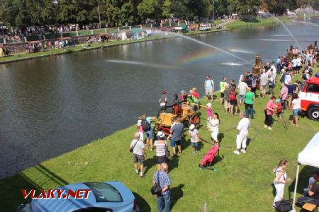 26.08.2017 - Hradec Králové, Tyršův most: sekce historické hasičské techniky © PhDr. Zbyněk Zlinský