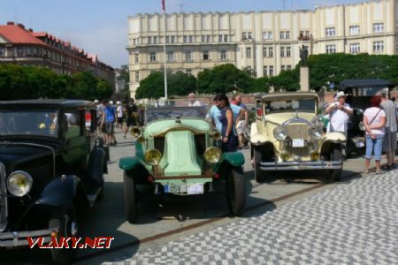 26.8.2017 - Hradec Králové: Renault IM z r.1912 a Buick © Luděk Šimek