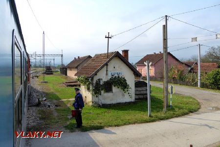 Vitajte v Bosne a Hercegovine – žst. Dobrljin. 2016 © Marek Rychnavský.