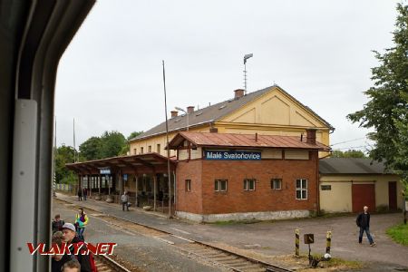 11.9.2017 - Malé Svatoňovice: výpravní budova © Jiří Řechka