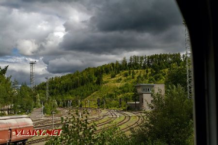 12.8.2017 - Prachovice: vlečkové kolejiště cementárny a stavědlo © Jiří Řechka