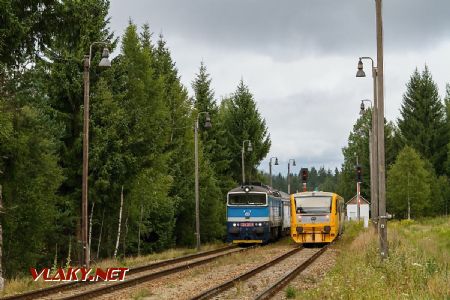 13.8.2017 - Nové Údolí: 754.015, 914.113/814.113, křižování © Jiří Řechka