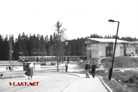 06.1972 - Štrbské pleso, ešte nová stanica a EMU 89.0 © Juraj Földes