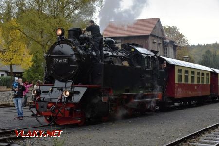Alexisbad, ošetřování lokomotivy HSB 99.6001; 2.10.2017 © Pavel Stejskal