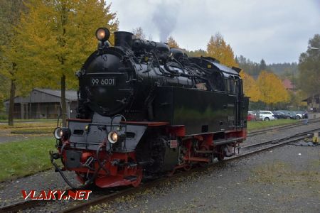 Alexisbad, lokomotiva HSB 99.6001 objíždí soupravu vlaku; 2.10.2017 © Pavel Stejskal