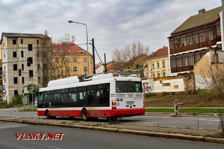 3.11.2017 - Praha-Libeň: parciální trolejbus SOR TNB 12 © Jiří Řechka