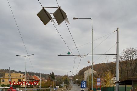 3.11.2017 - Praha-Libeň: místo zvednutí a připojení sběračů © Jiří Řechka