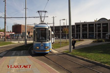 Debrecen: tramvaj typu KCSV-6 ev.č. 502 najíždí na linku 1 u nádraží, 28.09.2017 © Dominik Havel