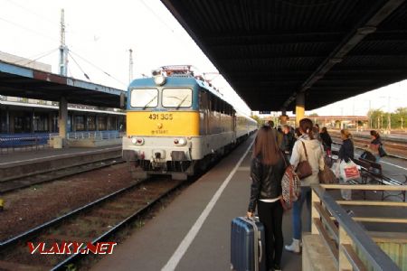 Debrecen: ''Szilli'' řady 431 365 MÁV-TR přiváží vlak IC Várda z Nyíregyházy, 28.09.2017 © Dominik Havel