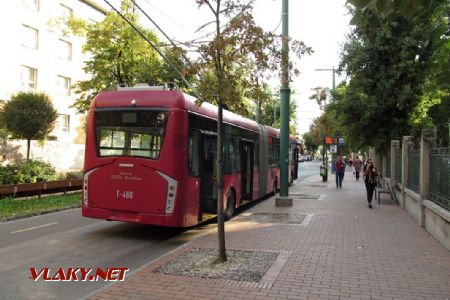 Szeged: trolejbus typu Ikarus-Škoda Tr 187.2 ev.č. T-460 z roku 2014 stojí na konečné zastávce linky 10 Klinikák, 29.09.2017 © Dominik Havel