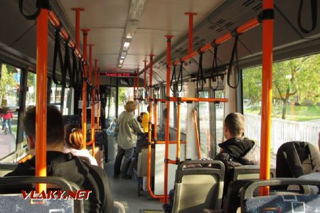 Szeged: Interiér trolejbusu typu Škoda 21Tr/TV.EU, který jezdil od roku 1997 v Plzni jako autobus, 29.09.2017 © Dominik Havel