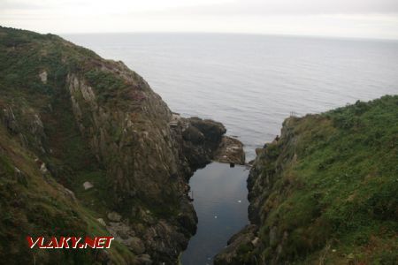 23.08.2017 - ostrov Man, Sea Lion Rocks, zde byli uzavření lachtani © Michal Fichna