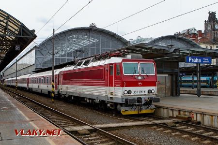 09.12.2017 - Praha hl.n.: 361.126, Ex 221 © Jiří Řechka