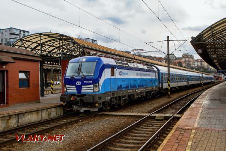 09.12.2017 - Praha hl.n.: 193.293, R 608 © Jiří Řechka