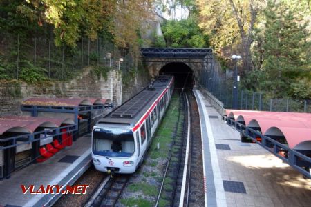 Stanice metra Croix-Paquet  linky C s ozubnicovým úsekem, 29.9.2017 © Jiří Mazal