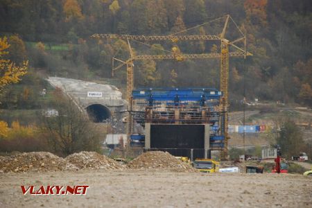 Most i tunel vo výstavbe, k dokončeniu ďaleko, 1.11.2017 © Kamil Korecz