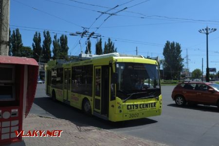 Trolza Megapolis na náměstí Tolbuchina 31. 7. 2017 © Tomáš Pokorný