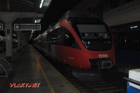 15.12.2017 - ÖBB 4124 021-9 v žst. Bratislava-Petržalka pred odchodom do Rakúska © Oliver Dučák