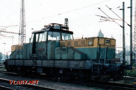 10.10.1998 - Pardubice hl.n.: odstavená lokomotiva 110.027-0 © PhDr. Zbyněk Zlinský