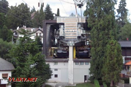 14.07.2017 – Oberbozen/Soprabolzano: výchozí stav horní stanice lanovky (3 kabiny) © Dominik Havel