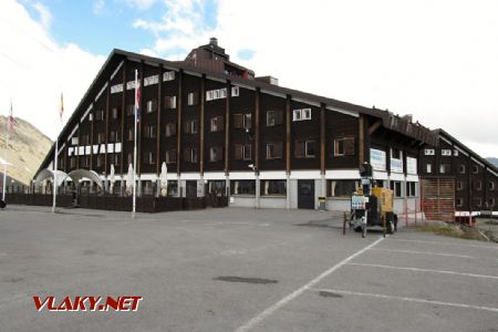 15.07.2017 – průsmyk Stelvio: hotel na sedle © Dominik Havel