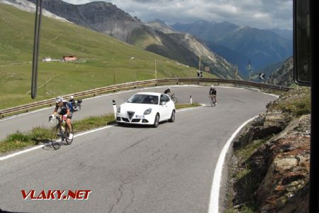 15.07.2017 – silnice ze Stelvia: extrémní výšky lákají zdatné cyklisty © Dominik Havel