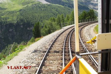 15.07.2017 – Berninabahn: zmenšená osová vzdálenost kolejí na zhlaví Alp Grüm © Dominik Havel