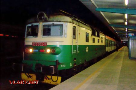26.06.2004 - Pardubice hl.n.: lokomotiva 130.002-9 DKV Č.Třebová se spěšninovým vlakem © PhDr. Zbyněk Zlinský