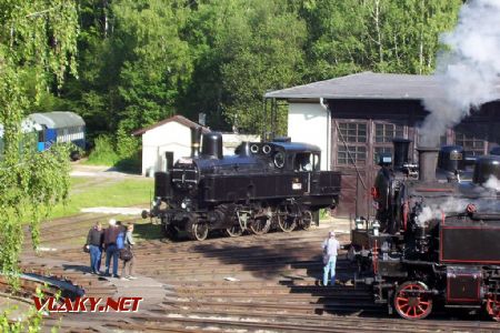 26.06.2004 - Lužná u Rak., ČD muzeum: 354.0130 - foto přes plot © PhDr. Zbyněk Zlinský