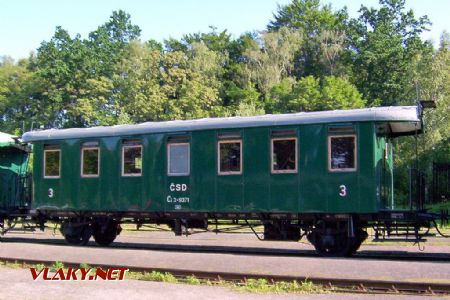 26.06.2004 - Lužná u Rak.: vůz Ci3-9371 v soupravě zvl. vlaku do Rakovníka © PhDr. Zbyněk Zlinský