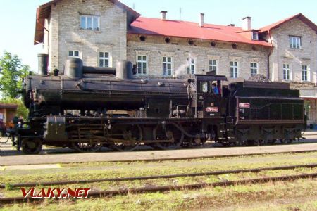 26.06.2004 - Lužná u Rak.: 354.7152 se soupravou zvl. vlaku do Rakovníka © PhDr. Zbyněk Zlinský