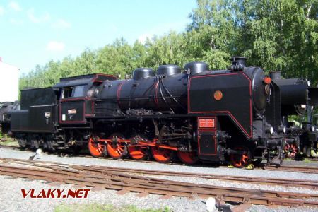 26.06.2004 - Lužná u Rak., ČD muzeum: první poválečná lokomotiva 534.0301 © PhDr. Zbyněk Zlinský