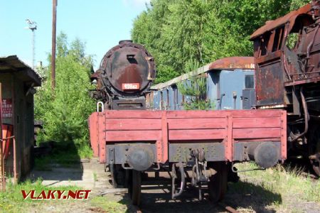 26.06.2004 - Lužná u Rak., ČD muzeum: lokomotiva 498.112 t.č. v opravě © PhDr. Zbyněk Zlinský
