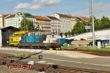 12.08.2014 - Praha hl.n.: 111.010-5 ve šturcu © Jiří Řechka