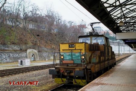 11.02.2017 - Praha hl.n.: 111.011-3 © Jiří Řechka